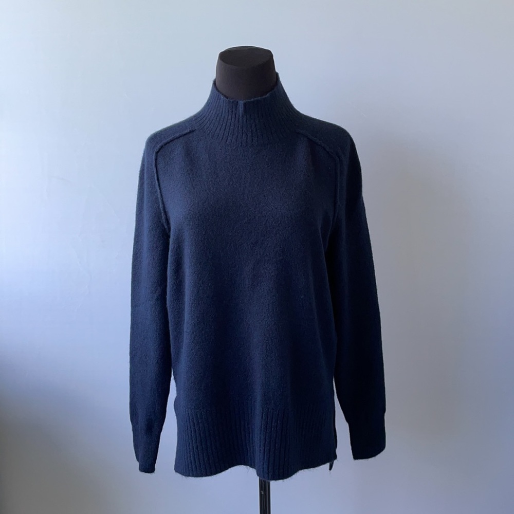 Loft sweater 🦋Navy🦋 - Picture 7 of 7